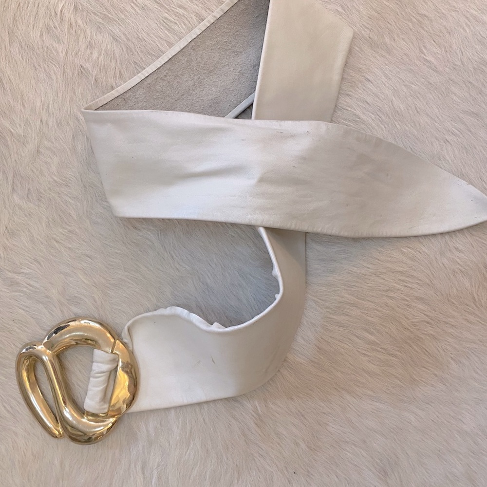 Vintage white belt